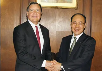 Photo of the announcement of the acquisition of Protective Life Corporation (U.S.)